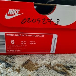 Nike Internationalist